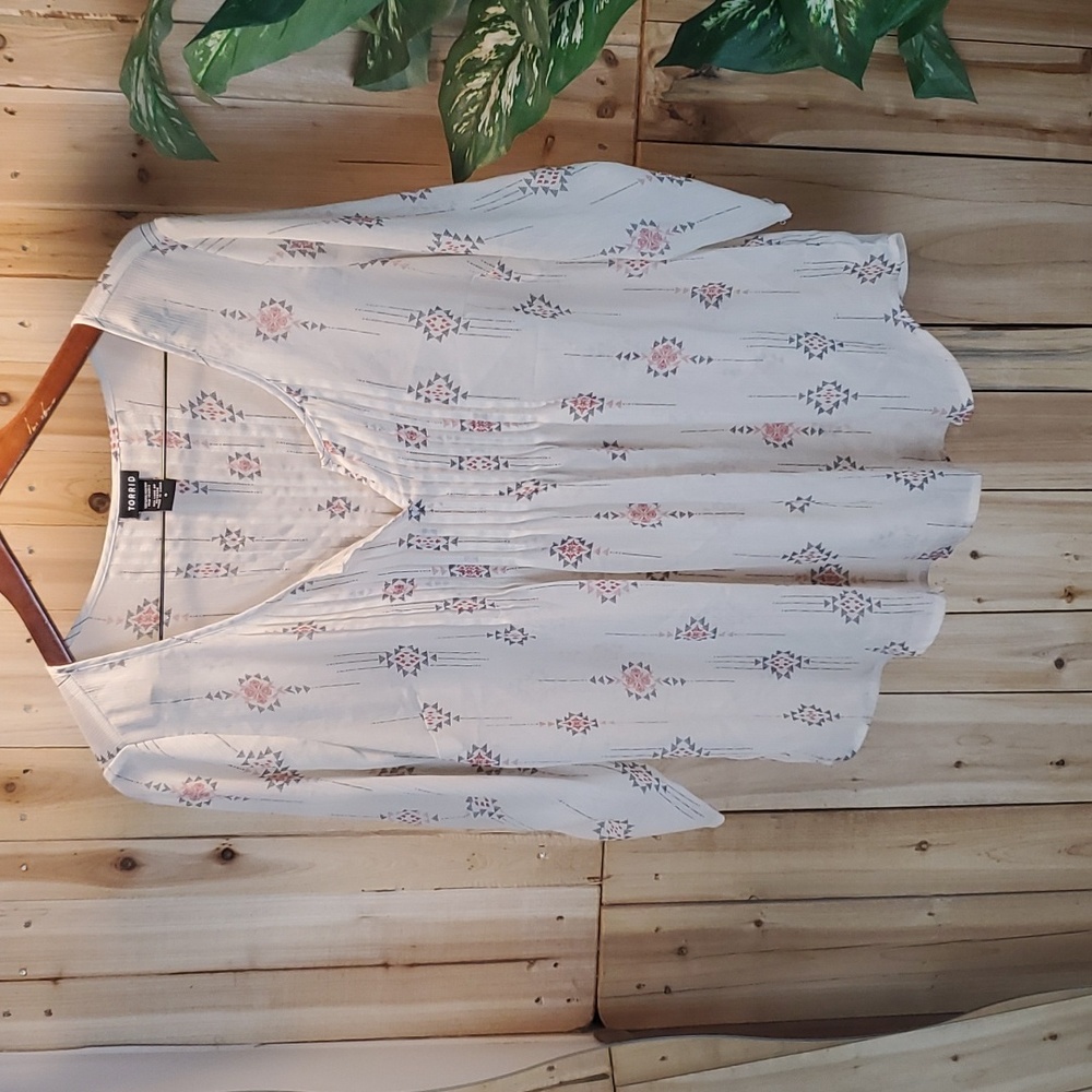 Torrid sheer top‎